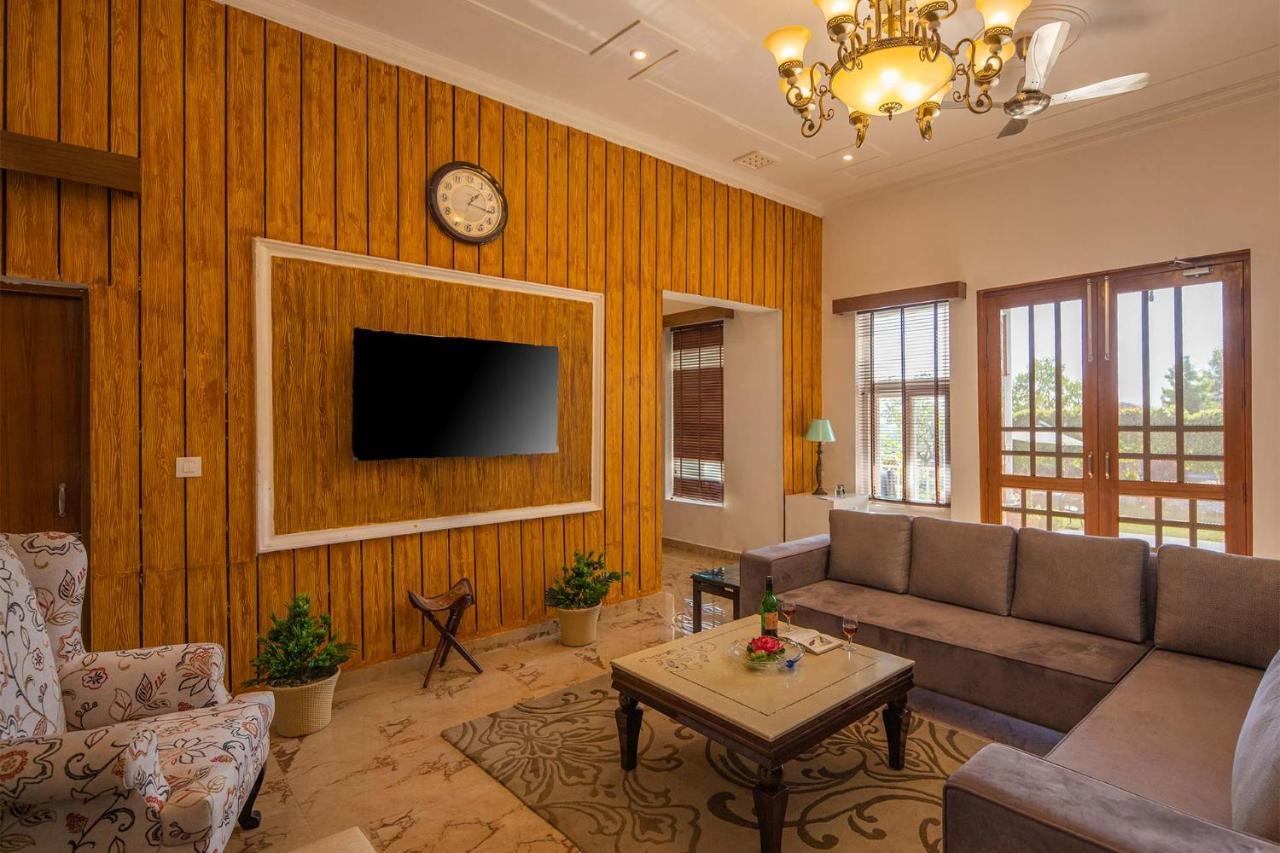 Stayvista At Silveroaks Cottage เดห์ราดุน ภายนอก รูปภาพ
